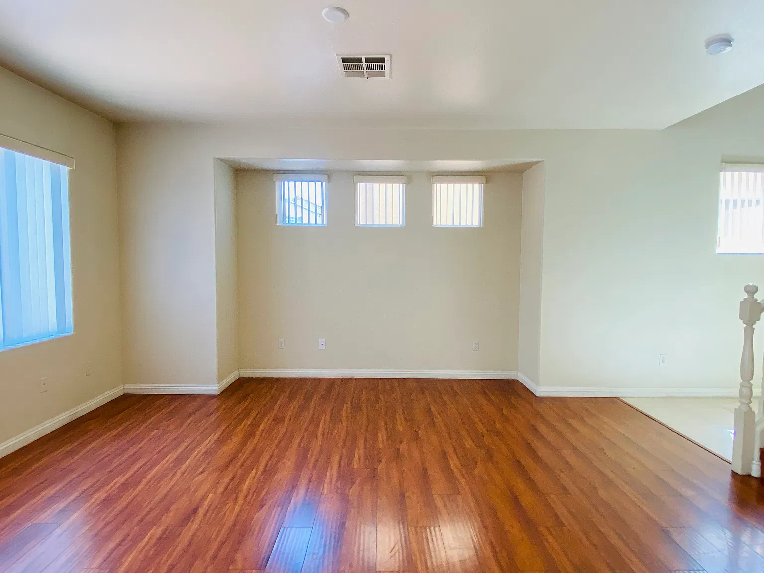 4 bed, 1828 sqft, $2,095 — Photo 2