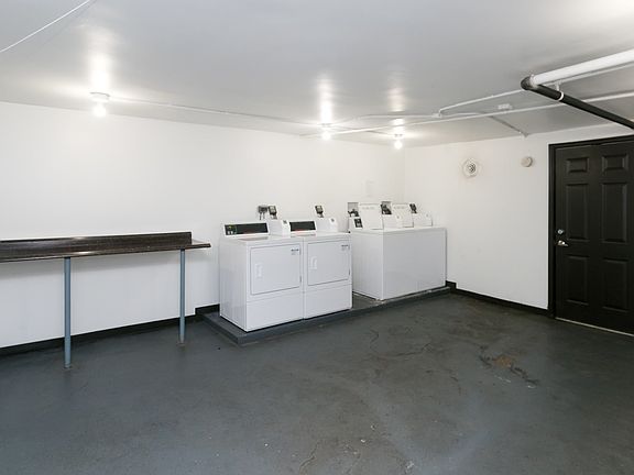 2nd image of 1018 E 54th St #1020-3