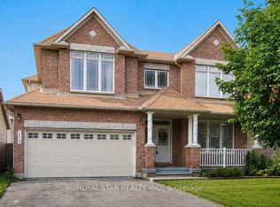 115 Tapestry Dr #1, Ottawa, ON K2J 0H2