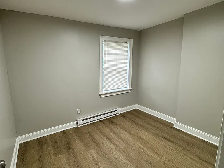 218 N Clayton St — Photo 7