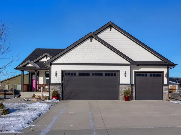 1005 NE Cypress Cir, Grimes, IA 50111