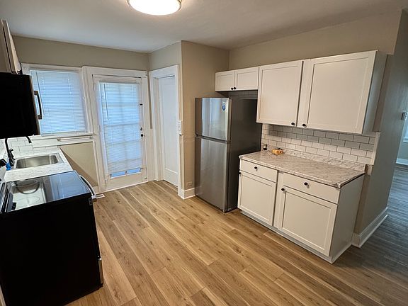 2nd image of 103 Whitelaw Ave