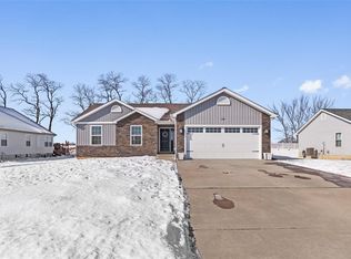 204 Palace Way Dr, Troy, MO 63379
