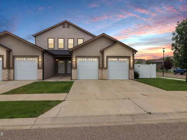 623 40th St E, Williston, ND 58801