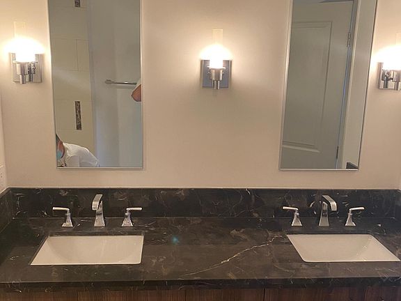 4th image of 1008 N Monterey St #102