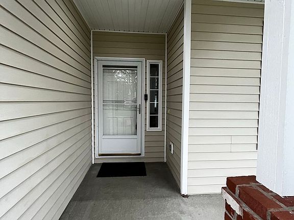 4th image of 6050 Sycamore Ln NE