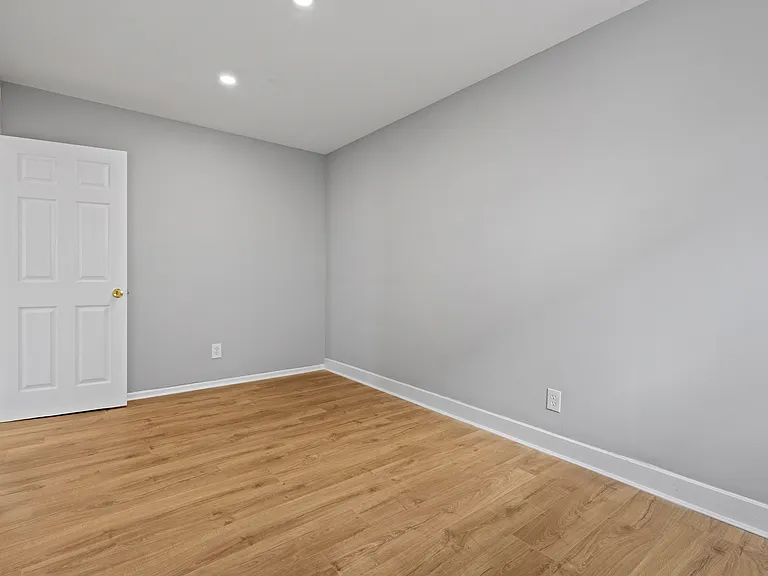 725 E Broadway #1 — Photo 12