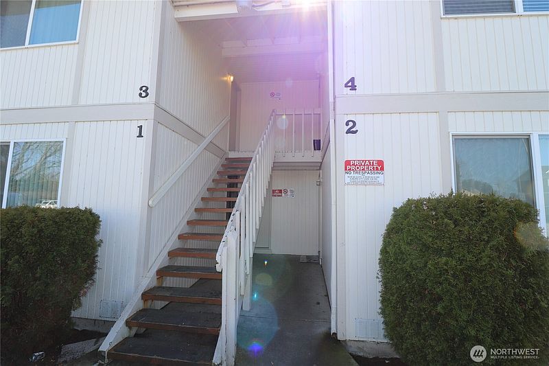 3rd image of 2250 I Street NE