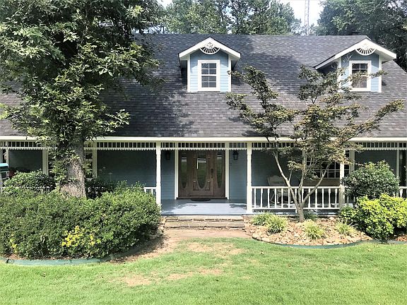 3rd image of 300 S Vancouver Ave