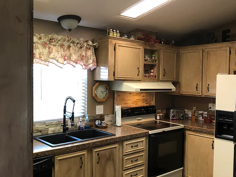 720 W 3 N — Photo 20