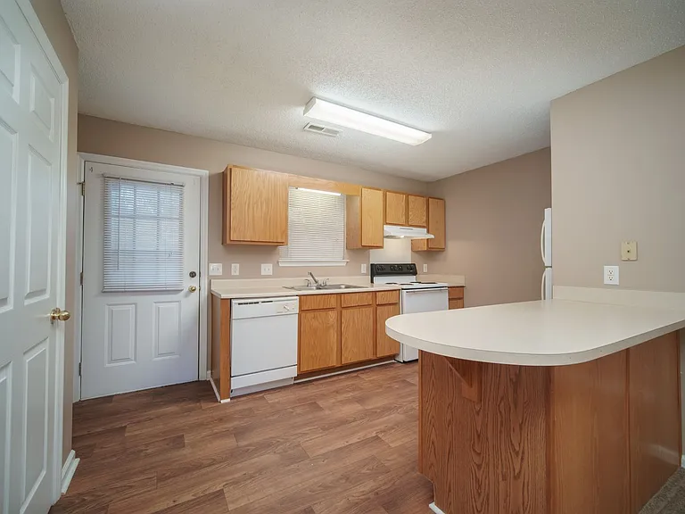 710 Midway St NW — Photo 5