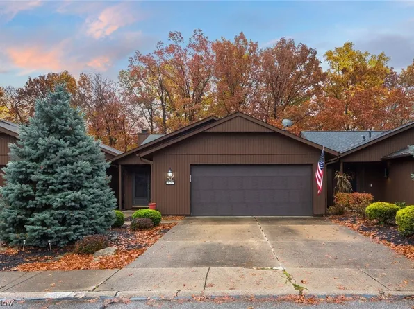 18263 Glencreek Ln, Strongsville, OH 44136