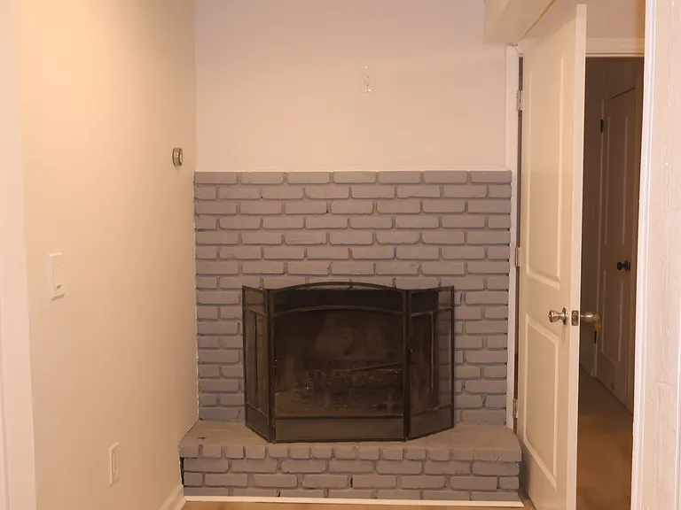 27 Hoyt St — Photo 20