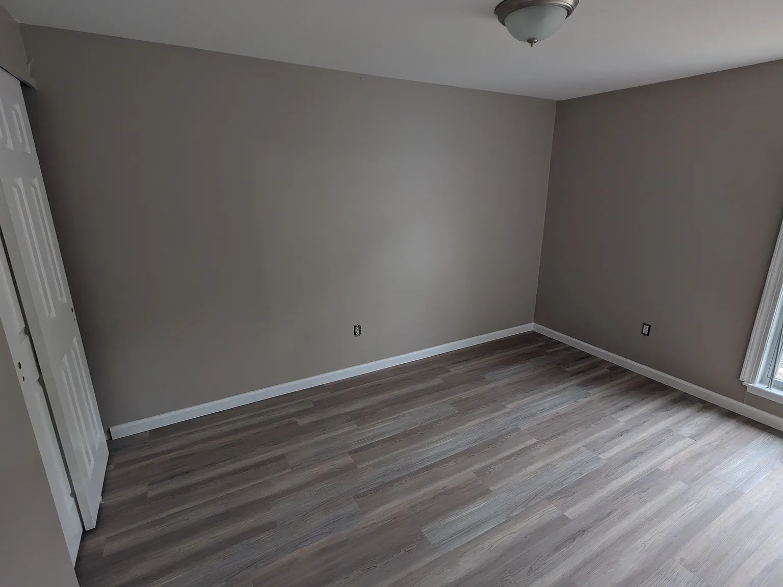 3 bed, 1.5 bath, 1334 sqft, $1,650 — Photo 2