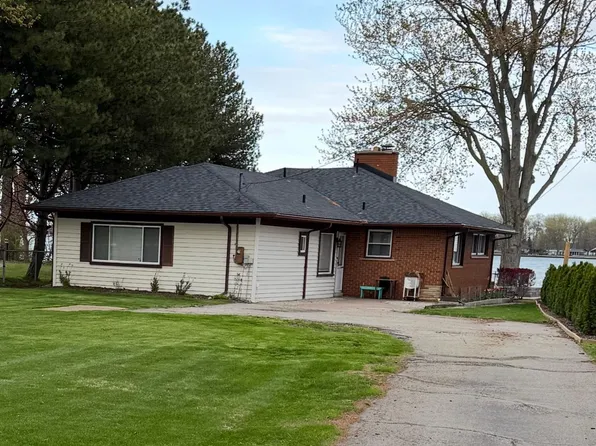 1847 S Parker St, Marine City, MI 48039
