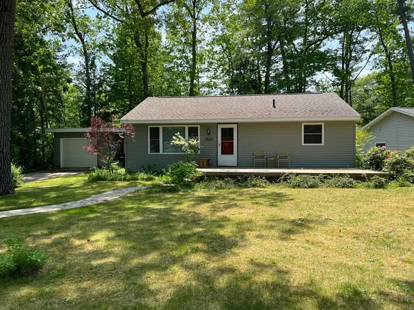 2020 Chippewa St, Traverse City, MI 49686