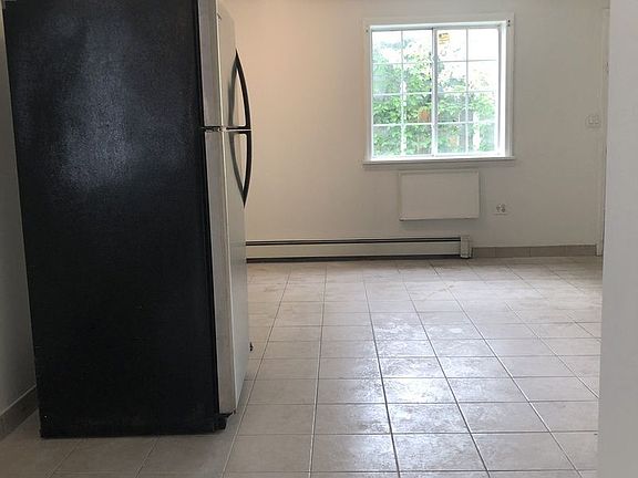 3rd image of 223 Pugsley Ave #1
