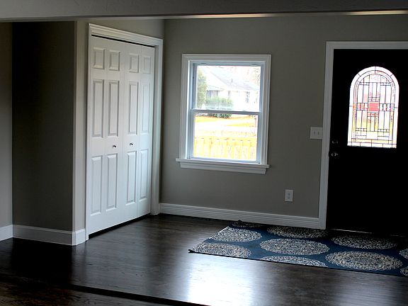 5th image of 52 Grove Ave