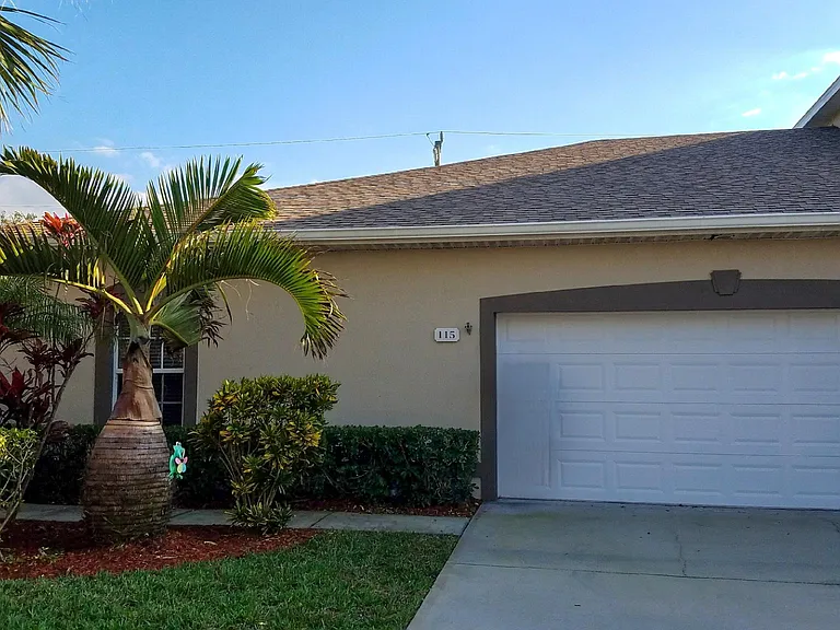 115 Majestic Bay Ave — Photo 2