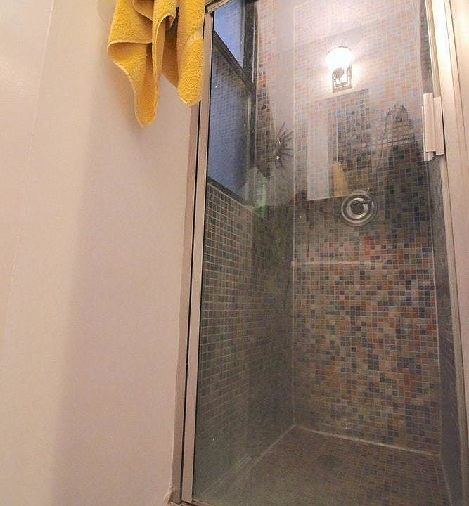 1st image of 426 E 9th St #D