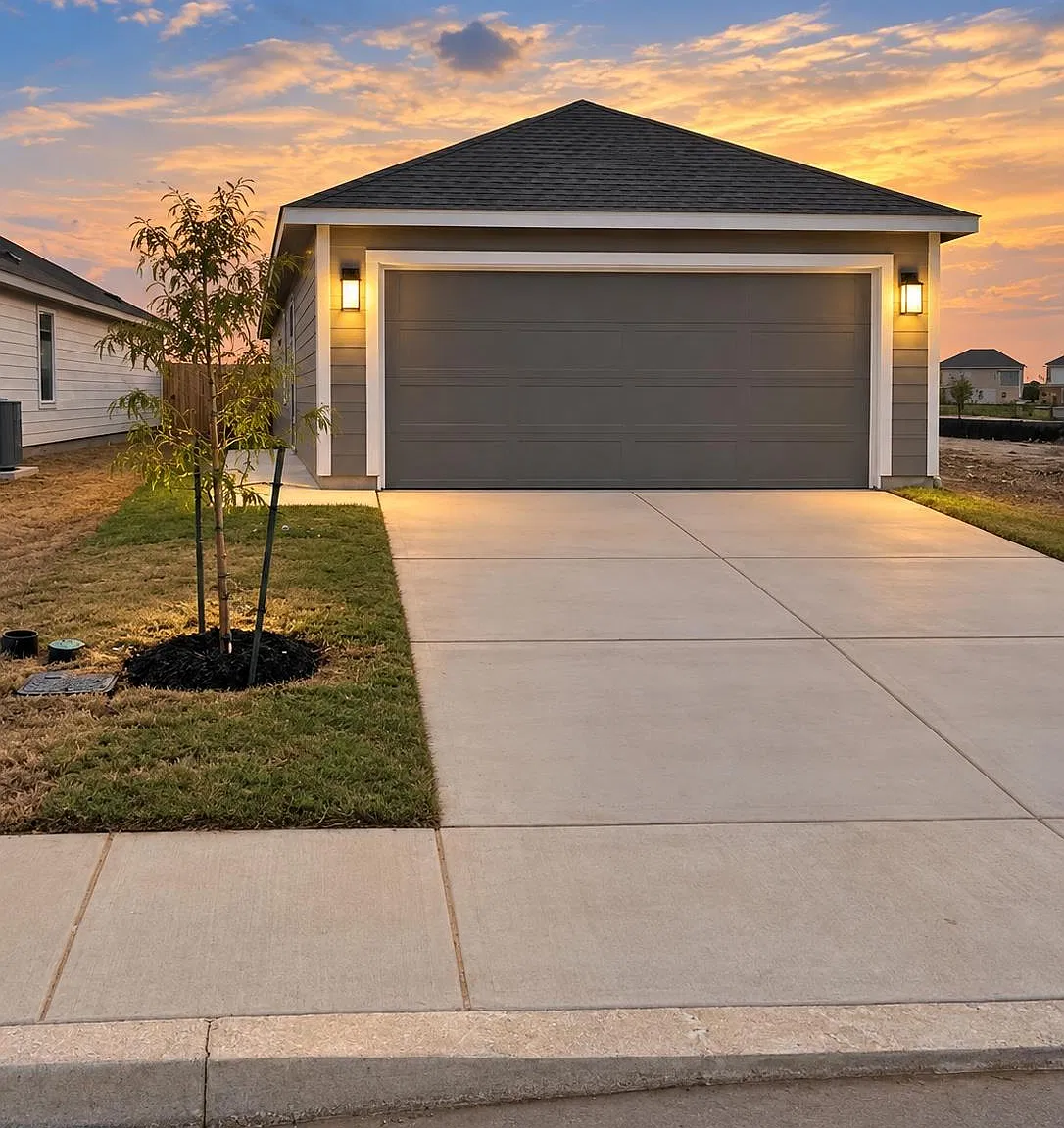 3 bed, 2.0 bath, 1208 sqft, $1,500 — Photo 1