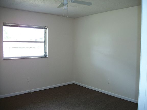 4th image of 2022 Douglas Ave