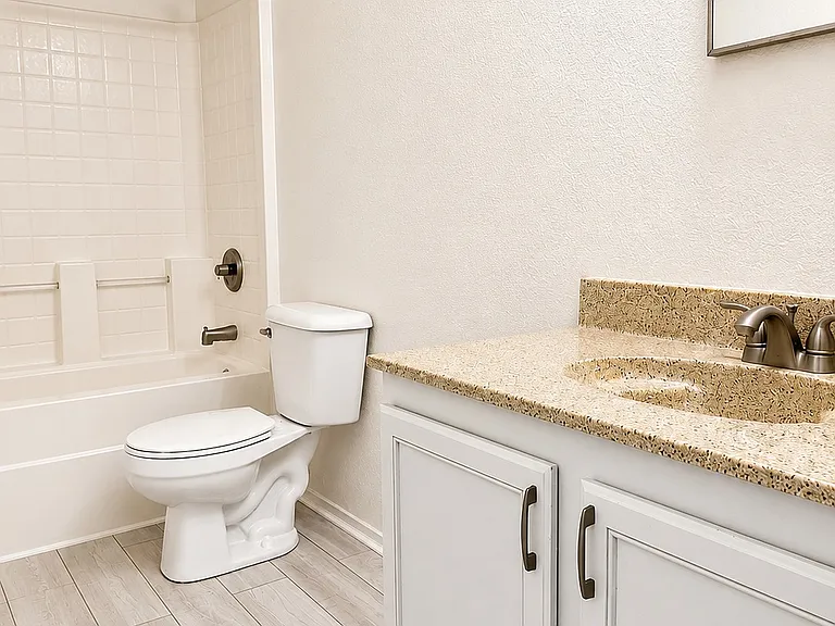 Second floor full bathroom