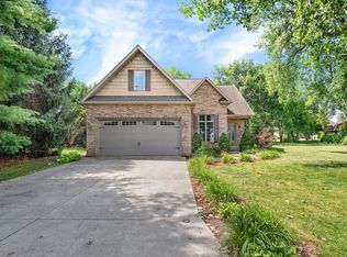 300 Village Ln, Seneca, IL 61360