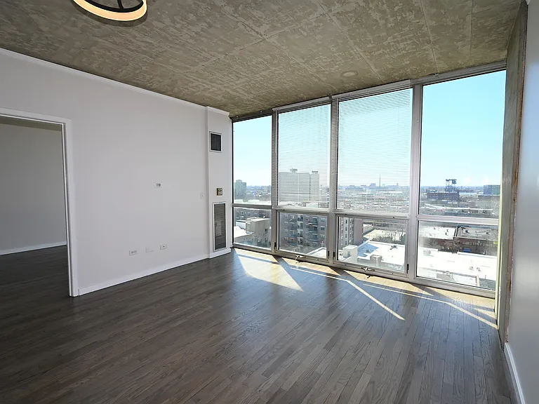 1845 S Michigan Ave #1402 — Photo 3