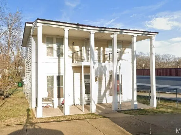 305 E Main St, Willow Springs, MO 65793