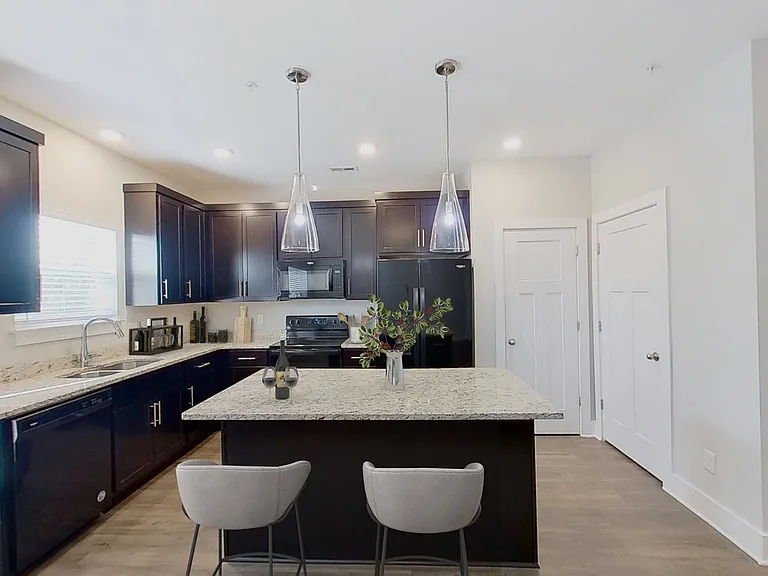 Highland at Hickory Hills Townhomes — Photo 9