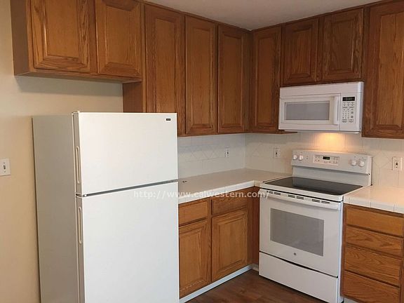 4th image of 1111 Oakmont Dr APT C