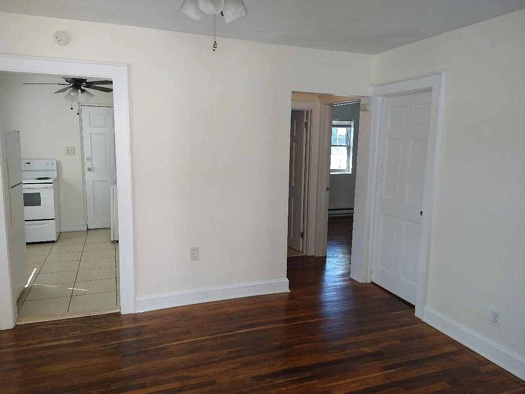 2 bed, 705 sqft, $1,150 — Photo 2