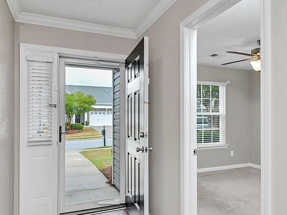 4th image of 619 Teardrop Ln