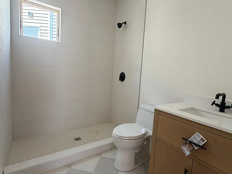 83 Marion St #2 — Photo 6