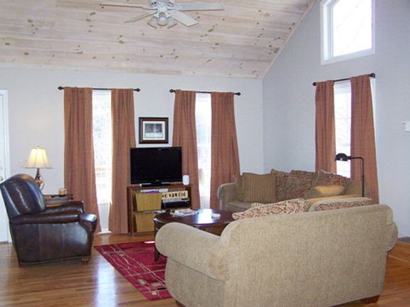 3rd image of 175 Pats Ln