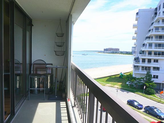 3rd image of 3558 Shore Dr APT 405