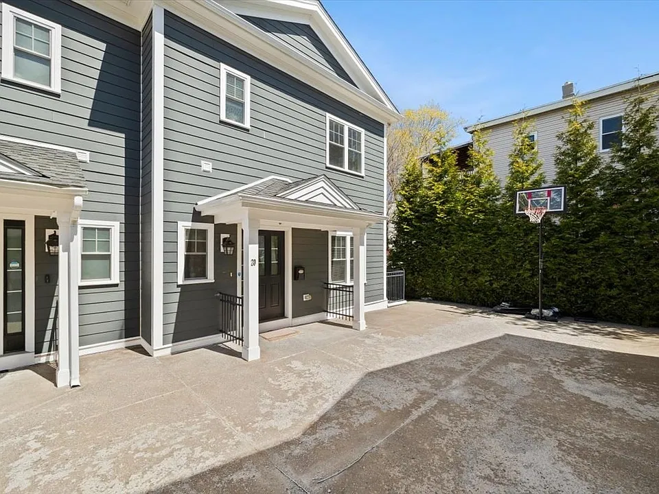 20 Dalby St #20