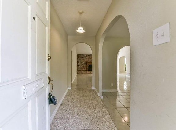 4th image of 25 Lebrun Ct