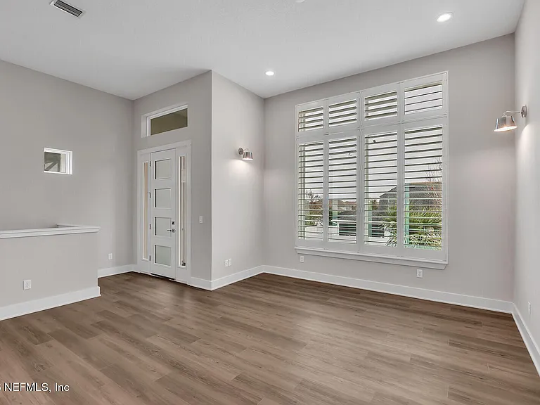 459 Crestview Dr — Photo 21