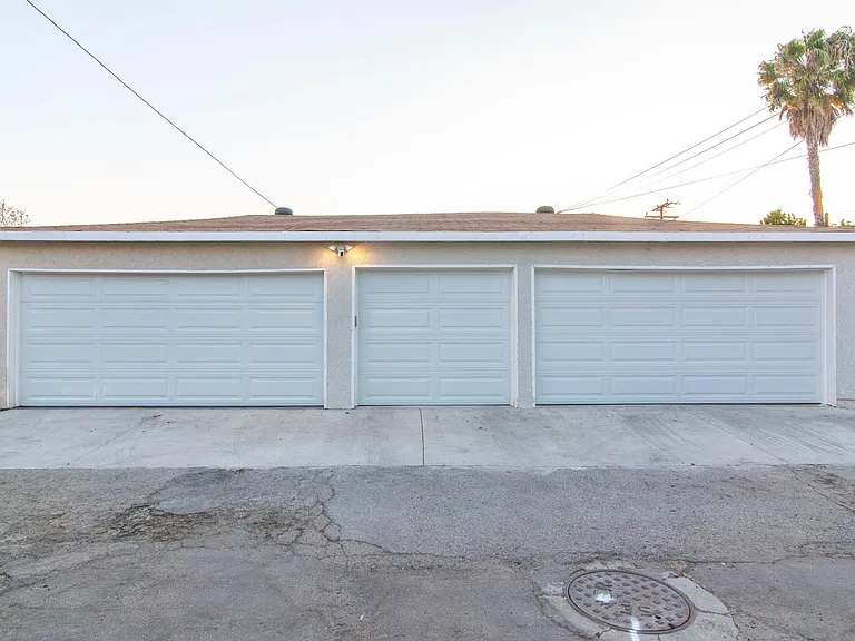 3820 Clark Ave — Photo 33