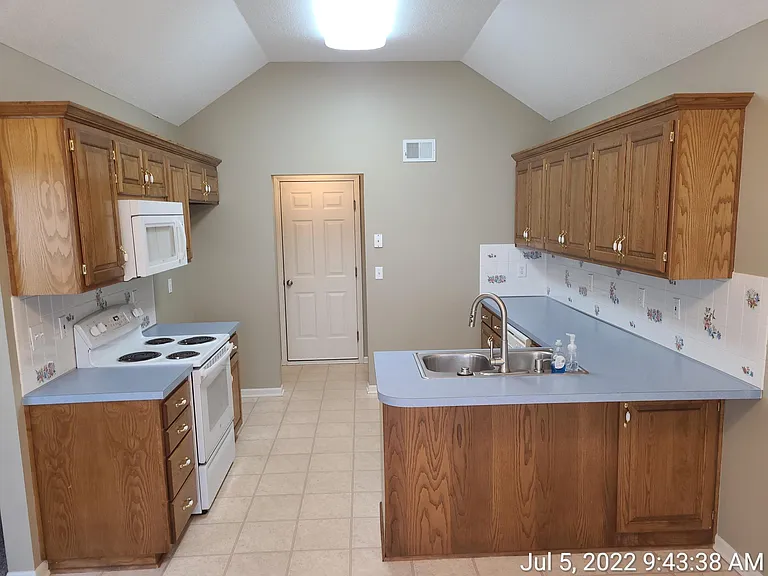 936 Witch Hollow St — Photo 4