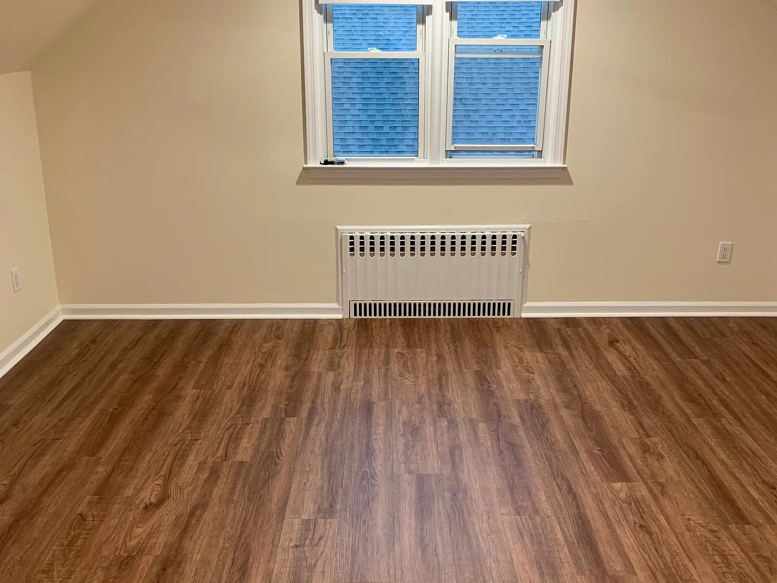 120 Bradford Ave — Photo 4