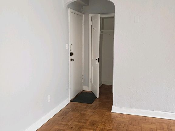 entry to livingroom coat closet at entrance