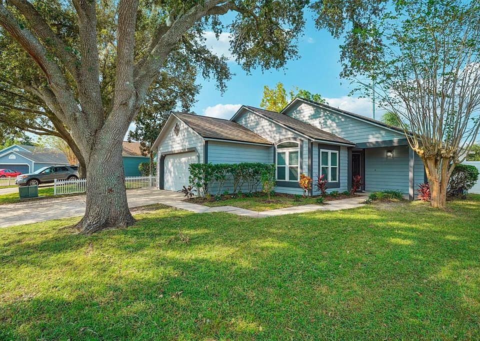 1st image of 2637 Delcrest Dr