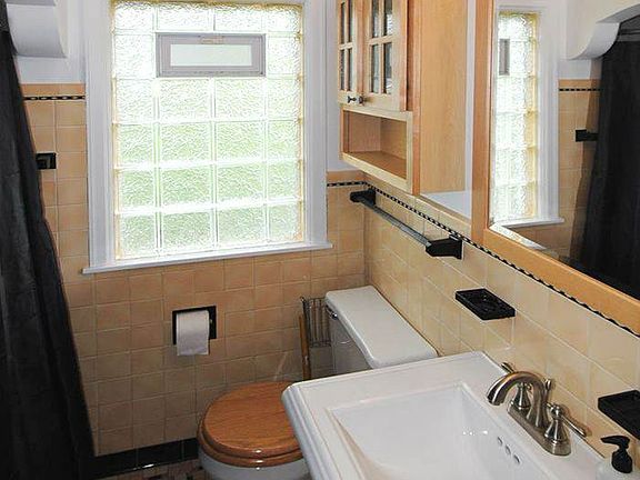 bathroommainlevel_700