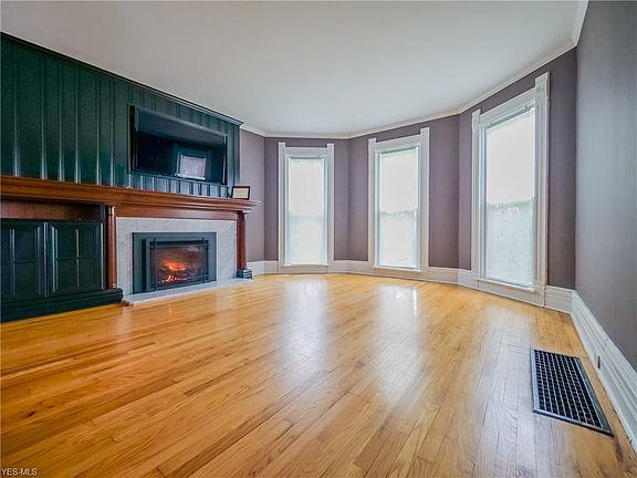 4th image of 8995 Cedar St