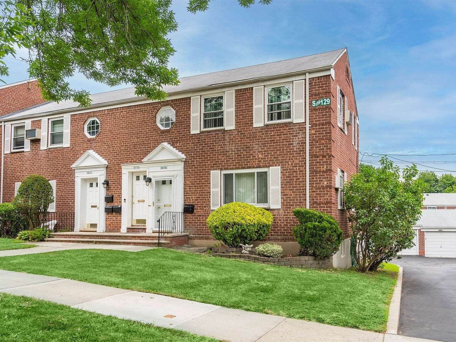 26412 73 Avenue 1st Fl, Glen Oaks, NY 11004 Zillow