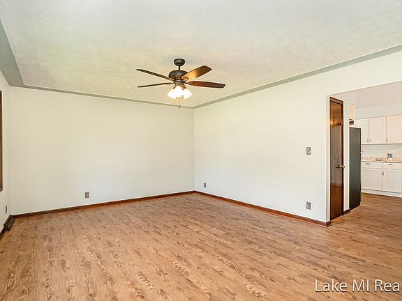 5th image of 5125 Greenacres Dr SE