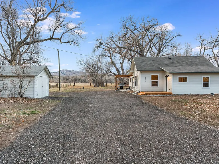 2417 N Overland Trl — Photo 35